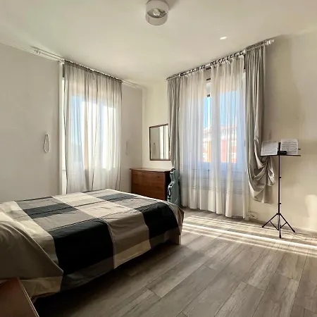 Il Ritrovo, Luminoso Trilocale In Citta